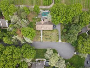 5 Easterly Court, Manorville NY 11949