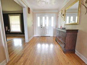 5 Easterly Court, Manorville NY 11949