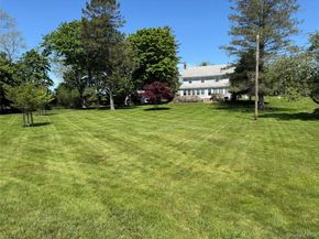 1055 Oregon Road, Mattituck NY 11952