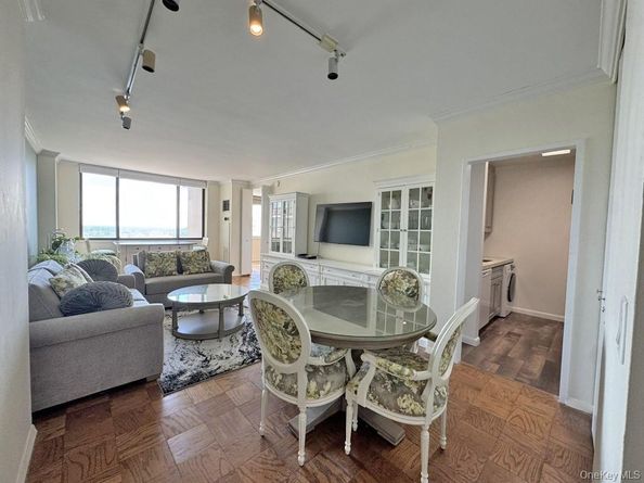 269-10 Grand Central Parkway 7X, Floral Park NY 11005