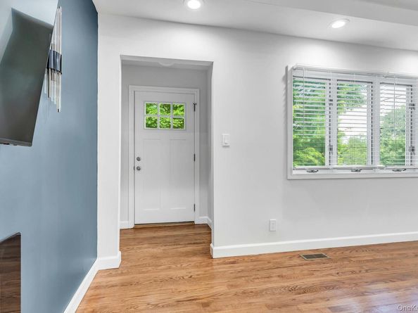 1 Coles, Glen Cove NY 11542