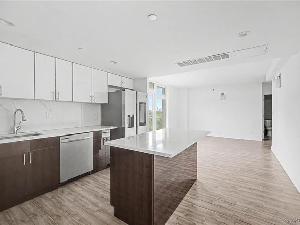 65-18 Austin Streets 7H, Rego Park NY 11374