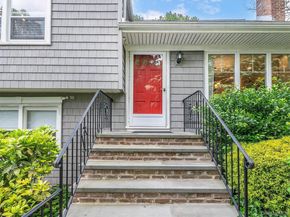 7 Cedar Lane, Glen Head NY 11545