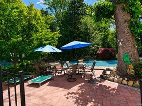 77 Shore Road, Mount Sinai NY 11766