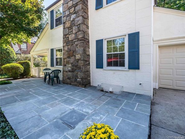 109 Chase Road, Manhasset NY 11030