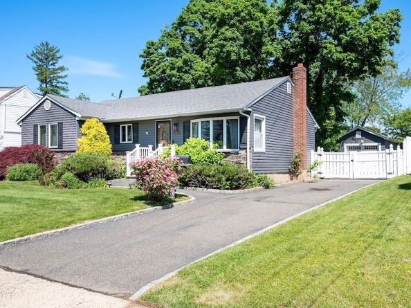 23 Martin Road S, Bethpage NY 11714