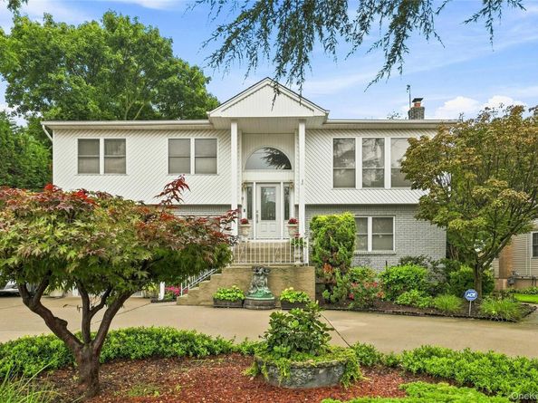 991 Newbridge Road, North Bellmore NY 11710