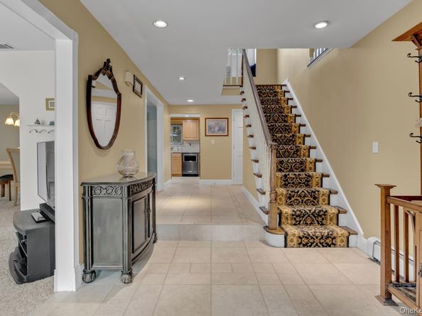 2 Cori Lane, East Northport NY 11731
