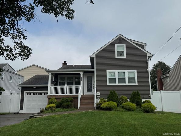 3215 Eastern Parkway, Baldwin NY 11510