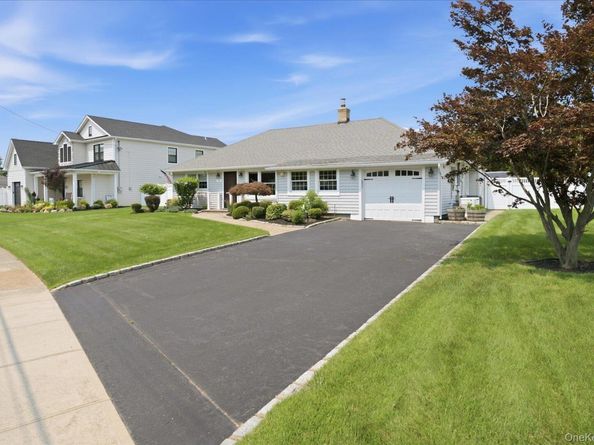 45 Polo Road, Massapequa NY 11758