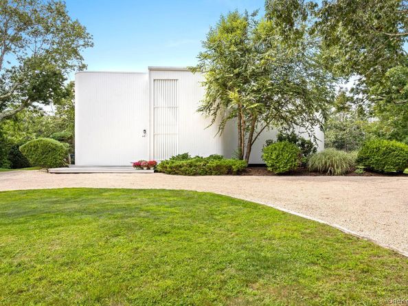 40 Peacock Path, East Quogue NY 11942