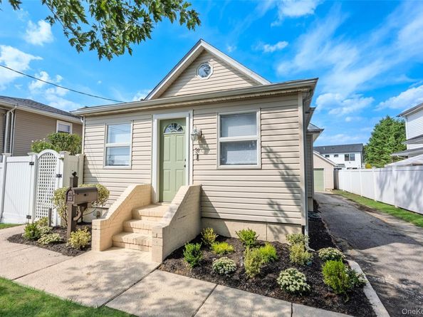 31 Cherry Avenue, Bethpage NY 11714