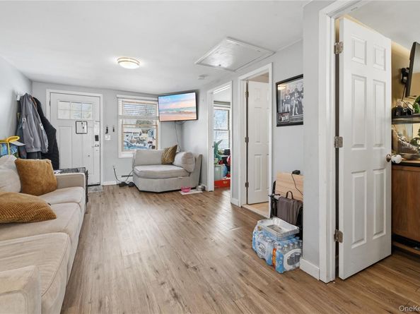 36 Woodlawn Avenue, Selden NY 11784