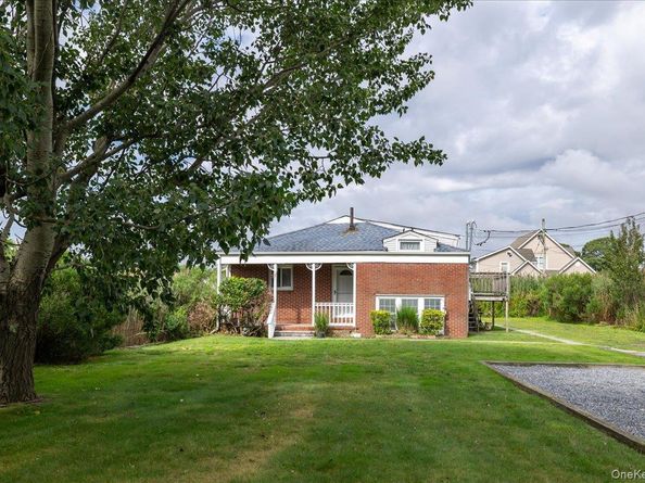 46 Riverdale Avenue, Massapequa NY 11758