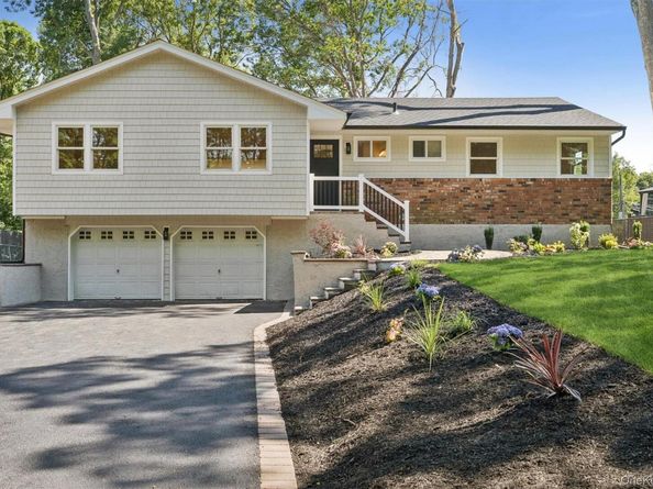 20 Camelia Place, Hauppauge NY 11788