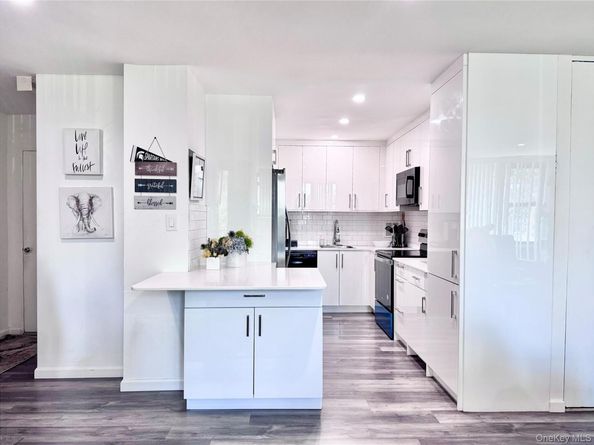 10-21 162 Street 5D, Beechhurst NY 11357