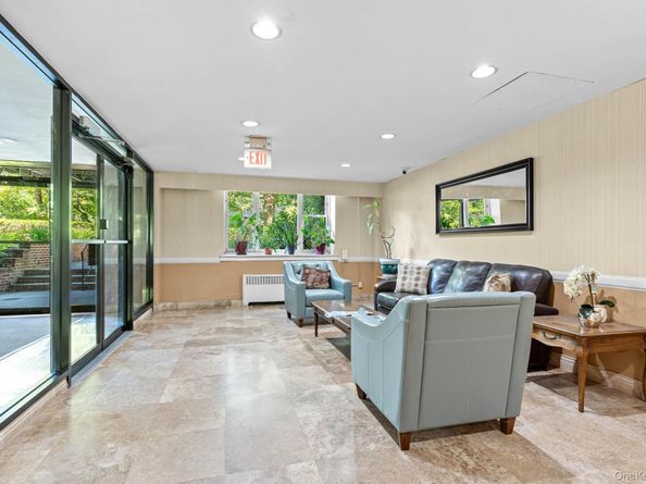 12 Westchester Avenue 6F, White Plains NY 10601