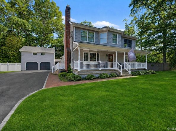 20 Richmond Boulevard, Lake Grove NY 11755