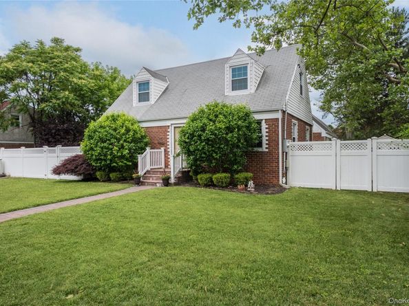 1030 North Drive, Merrick NY 11566