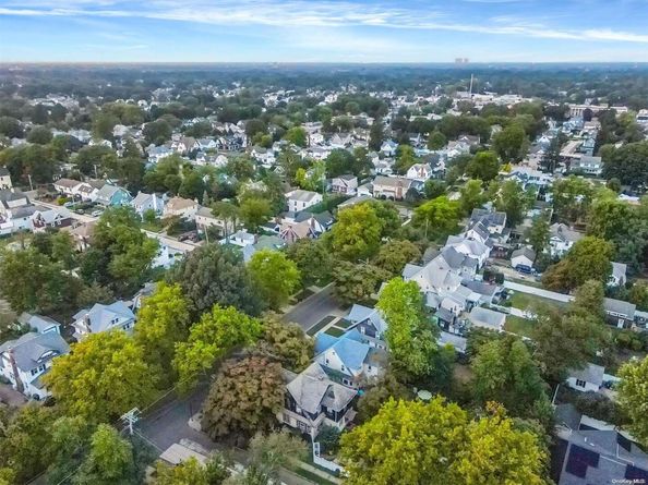 266 Earle Avenue, Lynbrook NY 11563
