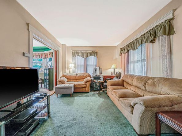 266 Earle Avenue, Lynbrook NY 11563