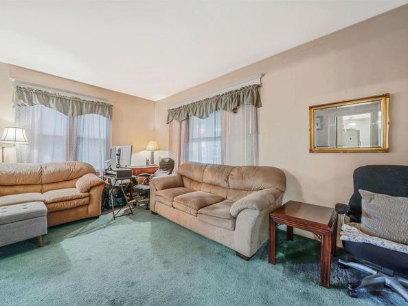 266 Earle Avenue, Lynbrook NY 11563