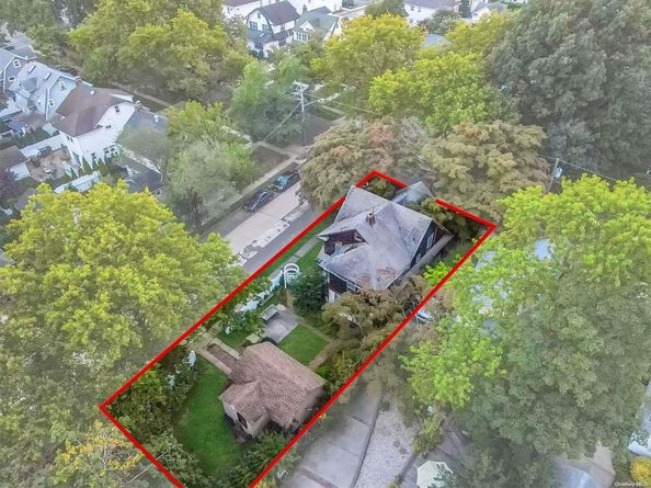 266 Earle Avenue, Lynbrook NY 11563