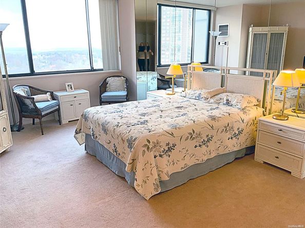 27110 Grand Cental Parkway 15G, Floral Park NY 11005
