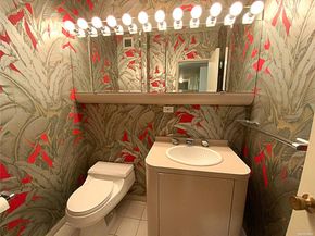 27110 Grand Cental Parkway 15G, Floral Park NY 11005