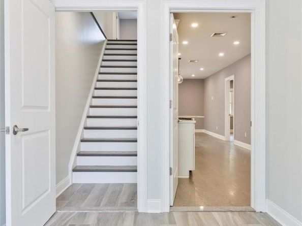 68-02 Jay Ave, Maspeth NY 11378