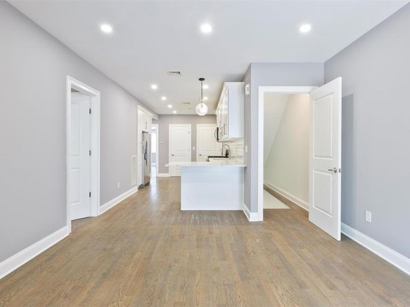 68-02 Jay Ave, Maspeth NY 11378