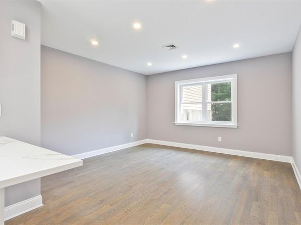 68-02 Jay Ave, Maspeth NY 11378