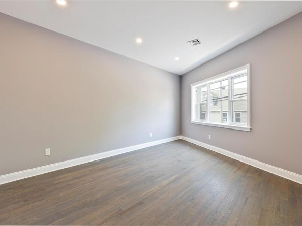 68-02 Jay Ave, Maspeth NY 11378