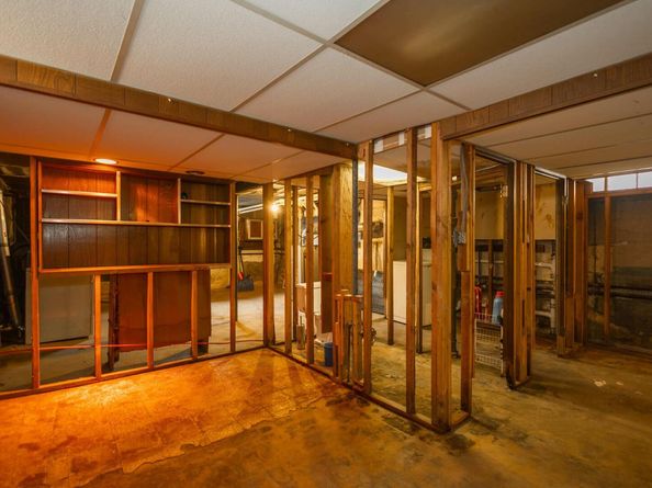 40-29 201 Street A, B, C, Bayside NY 11361