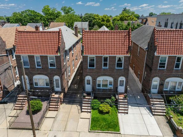 40-29 201 Street A, B, C, Bayside NY 11361