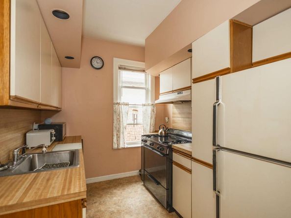 40-29 201 Street A, B, C, Bayside NY 11361