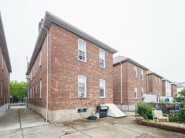 40-29 201 Street A, B, C, Bayside NY 11361