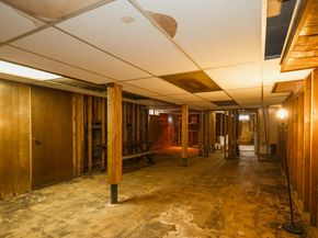 40-29 201 Street A, B, C, Bayside NY 11361
