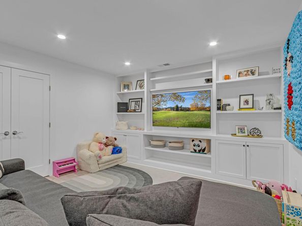 5 Primrose Lane, Rye Brook NY 10573