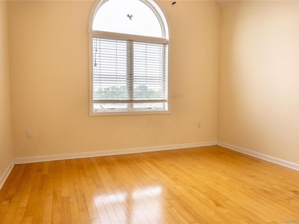 600 Clarence Avenue 2H, Bronx NY 10465