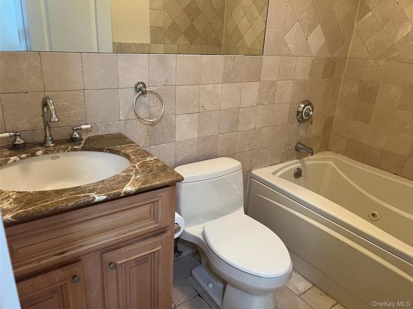 600 Clarence Avenue 2H, Bronx NY 10465