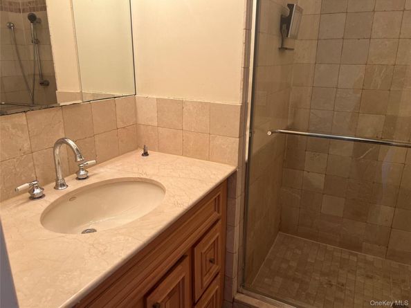 600 Clarence Avenue 2H, Bronx NY 10465