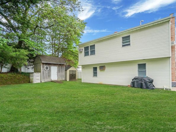 6 Center Street, Ronkonkoma NY 11779
