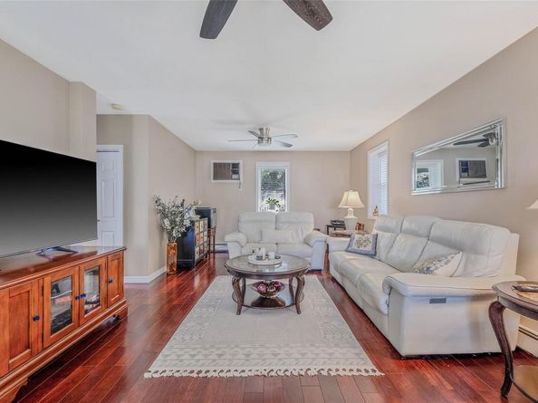 6 Center Street, Ronkonkoma NY 11779