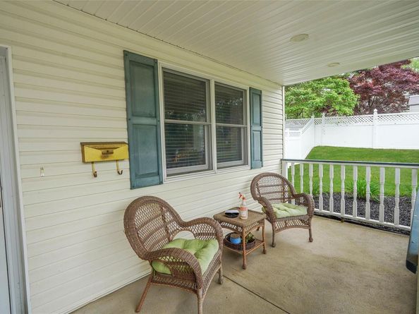 6 Center Street, Ronkonkoma NY 11779