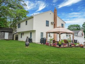 6 Center Street, Ronkonkoma NY 11779