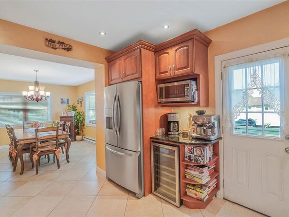 6 Center Street, Ronkonkoma NY 11779