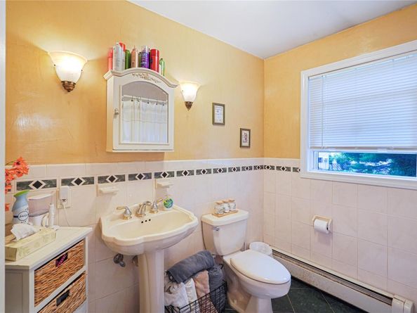 6 Center Street, Ronkonkoma NY 11779