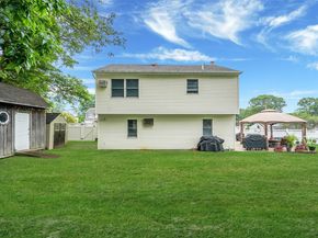 6 Center Street, Ronkonkoma NY 11779