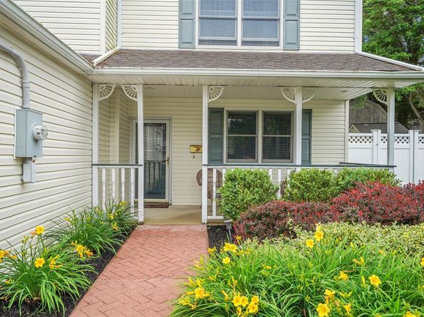 6 Center Street, Ronkonkoma NY 11779